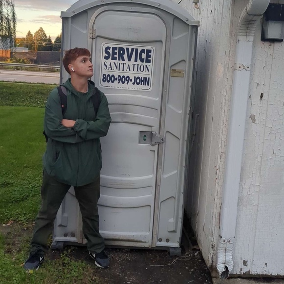 Meet your Posher, Lucas - Picture 1 of 1